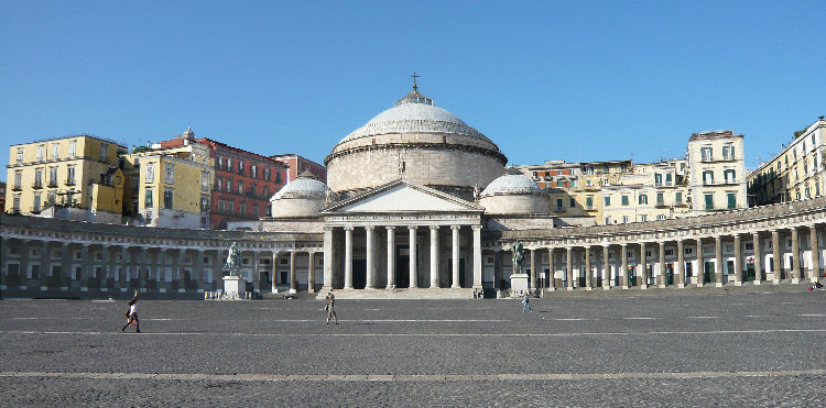 Napoli-Piazza-Plebiscito